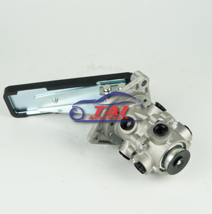 Cylindre maître de frein d'origine neuf pour Mitsubishi Fuso FV413 241-02903 - Product Image 2