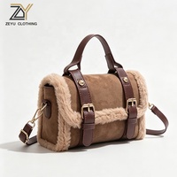 Tas Wanita Zeyu dengan Dua Gesper, Bahan Suede, Model Barrel, Hiasan Bulu Imitasi, Pegangan Atas, 2-Fungsi, Tas Selempang Musim Dingin, Tas Tangan Bulu Imitasi Ramah Lingkungan, ODM/OEM