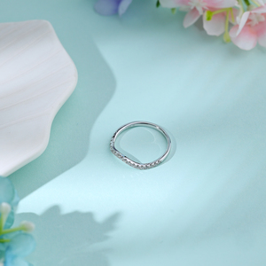 Bague de fiançailles minimaliste en or massif 18 carats plaqué rhodium avec diamants naturels, haute qualité, pour femme, usage quotidien, vente en gros - Product Image 4