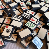 Tuiles de Mahjong Américaines Vintage Noires et Blanches de Luxe, Ensemble de 160 Tuiles, Collection Designer Rétro en Acrylique Premium pour Collectionneurs