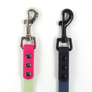 Personalizado ajustable a prueba de herrumbre personalizado grabado silicona PVC recubierto correas diseñador lujo perro Collar y correa conjunto - Product Image 3