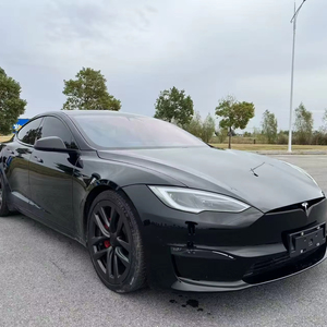 <span class=keywords><strong>Tesla</strong></span> <span class=keywords><strong>Model</strong></span> <span class=keywords><strong>S</strong></span>: Donde la velocidad excesiva se une al lujo refinado. Libertad de movimiento a largo alcance, rendimiento sin compromisos. - Product Image 1