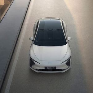 ZHIJI L7 2024 MAX Sedán eléctrico de largo alcance Edición blanca 5 plazas Batería de litio de 5 puertas Dirección izquierda 250HP 708km - Product Image 2