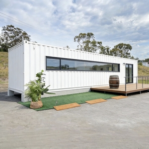 <span class=keywords><strong>บ้าน</strong></span>คอนเทนเนอร์เหล็กโครงสร้างเหล็กขนาด 20 ฟุต 40 ฟุต สีโมรันดี สไตล์โมเดิร์น แบบซ้อนได้ พร้อมห้องนอนและพื้นที่ใช้สอยกลางแจ้ง - Product Image 1