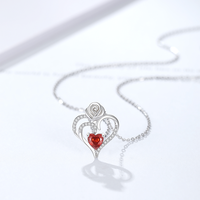 Collier classique Moyu Jewelry à double cœur en rose, grenat rouge, zirconium blanc, plaqué platine, argent 925, pendentif en forme de cœur