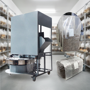 Machine de fabrication de blocs de culture de champignons, machine de remplissage de sacs, ensacheuse de pleurotes, ensacheuse de champignons shiitake - Product Image 1