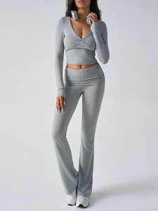 Ensemble 2 pièces hiver pour <span class=keywords><strong>femme</strong></span> : haut court tricoté à manches longues et pantalon évasé moulant – Tenue décontractée, sportive, loungewear, yoga, usage quotidien - Product Image 1