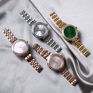 Vintage leather band quartz watch with luminous dial sport look great for everyday style - Product Image 2