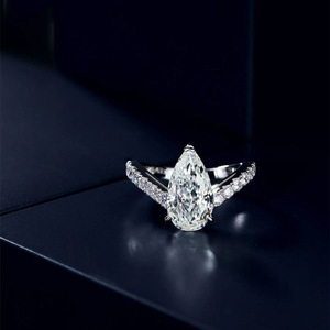 Anello dal Design a Goccia a Forma di Pera, Anello Classico da Dito per Donne - Product Image 1