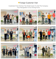Robot publicitaire autonome de haute technologie AIYOS avec 4 écrans pour les promotions dans les centres commerciaux et les hôtels