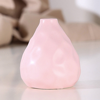 Vas keramik merah muda Aksesori desktop pot bunga porselen bentuk mini unik modern Nordic untuk dekorasi rumah