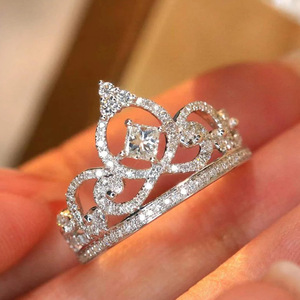 Anello con Design a Corona, Stile Elegante, Anello da Dito per Donne - Product Image 2
