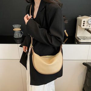 Minimalist Lychee Leather Half-moon Hobo Bag for Women Elegant Adjustable <strong>Strap</strong> <strong>Shoulder</strong> Purse Fashion Lady DailyCommuteWork Bag - Product Image 5