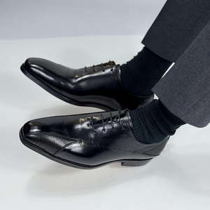 Chaussures de mariage et de cérémonie pour hommes, en cuir italien luxueux, fabriquées à la main, de couleur noire, nouvelle collection, style Oxford. - Product Image 2