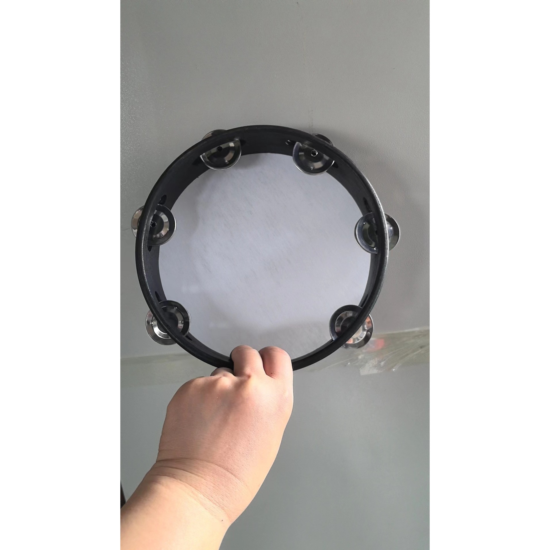 แทมบูรีนสีดำ ขนาด 8 นิ้ว (20 ซม.)