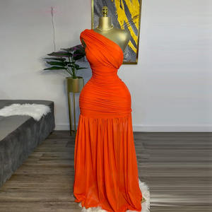 Meilleures ventes : Vêtements féminins européens et américains – Nouvelle collection automne 2025 – Robe fourreau <span class=keywords><strong>amincissante</strong></span> à col épaule, taille haute, style doux et frais - Product Image 1