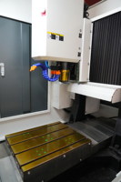 Centre d'usinage CNC de type bureau, conception compacte avec capacité 3 axes complète pour les ateliers
