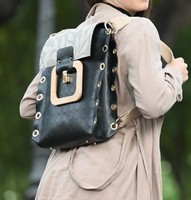 Mochila de Mujer Estilo Rock Clásico Hecha a Mano, Diseño Italiano, Material Sostenible de PVC y Algodón, Personalizable, para Todas las Temporadas