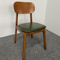 Ensemble de salle à manger en bois massif avec banquette rembourrée en PU vert et chaises en bois pour café et bistrot