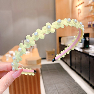 Fasce e Cerchietti per Capelli per Bambini. Simpatica fascia per capelli antiscivolo con piccoli fiori e bordi dentellati. Accessorio per capelli ricci per bambina. - Product Image 2