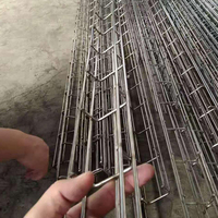 Supports de câbles en treillis métallique galvanisé pour la liaison principale extérieure entre bâtiments de réseau de fibres optiques de campus