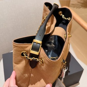 Bolso Tote Acolchado de Lujo Inspirado en Diseñadores, Bolso de Hombro de Lona y Cuero Bicolor con Cadena para Mujer, Venta al por Mayor - Product Image 4