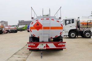 Camion-citerne 4*2 117HP 10m³ en acier/alliage d'aluminium, adapté au transport d'eau/huile/liquides industriels - Product Image 5