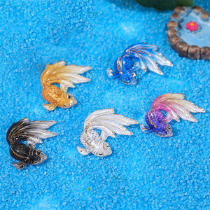 Adorno decorativo de resina Xinwei con forma de pez dorado en miniatura para acuario, decoración de paisajismo para peceras, figura decorativa de animal. - Product Image 2