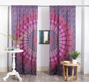 Artisanat populaire indien, hippie, bohème, magnifiques panneaux de rideaux de fenêtre à motif de paon et de mandala, couleur violette - Product Image 1
