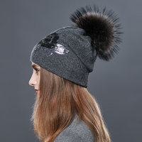 Bonnet en laine tricoté en gros pour femmes chapeaux en tricot avec pompons en vraie fourrure Double couche chaud bonnet d'hiver casquettes de ski