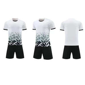 Camisetas de Fútbol Personalizadas con Logotipos para Hombre, 100% Poliéster, Transpirables, de Secado Rápido, Cuello en V, Mangas Cortas, Tejido Elástico, OEM - Product Image 3