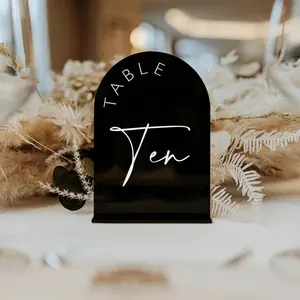 RECHI Numéro de table de mariage en acrylique avec arche blanche de comptoir personnalisé avec porte-signe de numéro d'impression UV pour la décoration de fête de mariage