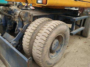 Pelle multifonction sur chenilles originale de la Corée Hyundai 130 à haut rendement en bon état en vente - Product Image 5