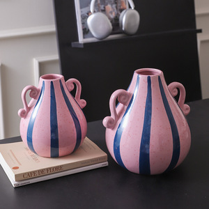 Vase en céramique à rayures double face, design minimaliste, peint à la main, pour la décoration intérieure, mariage - Product Image 4