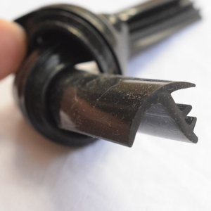 แผ่นปิดฉนวนกันเสียงสำหรับคอนโซลกลางยาง EPDM แผ่นปิดเสาตัวซีแผงหน้าปัดกระจกหน้าตัดวัตถุแปลกปลอม - Product Image 1