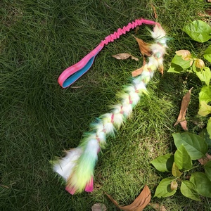 Juguete de Peluche para Mascotas de Piel Sintética Ecológica de Alta Calidad en Color Arcoíris, Juguete Interactivo para Exteriores con Bungee Elástico para Perros Grandes - Product Image 6