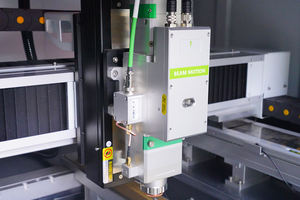 Máquina de corte por láser de nuevo diseño 2025 Máquina de corte por láser de acero inoxidable de 150 vatios para aluminio - Product Image 3