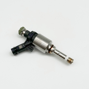 Inyector de combustible 06H906036F 06H906036B 06H906036D 06H906036Q 06J906036F 06J906036H 06J906036P 06J906036S para motor 1,8 T - Product Image 1