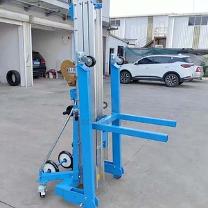 Mini élévateur de matériaux pour passages étroits, adapté aux couloirs et portes étroites, pour le transport de matériaux de construction dans les stands de centres commerciaux intérieurs. - Product Image 6