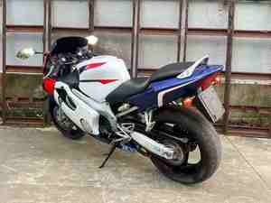 Hondai CBR600 F4 <span class=keywords><strong>Moto</strong></span> d'<span class=keywords><strong>occasion</strong></span> originale de 599cc à quatre cylindres en ligne refroidie par eau à <span class=keywords><strong>vendre</strong></span> - Product Image 2