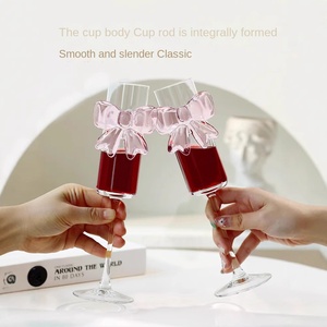 Magnifique Verre à Cocktail et Champagne en Cristal Papillon Penché de Haute Qualité, Design Moderne pour Événements Festifs - Product Image 4