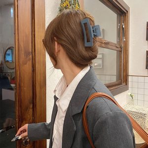 Pinces à cheveux rectangulaires mates en plastique de 10,5 cm pour femmes, couleur unie, vente en gros personnalisée, grandes pinces à cheveux géantes - Product Image 5