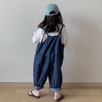 Version coréenne d'été de la nouvelle salopette en denim léger pour garçon et fille version ample pour enfants de la salopette de style occidental