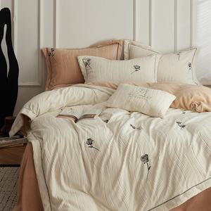 Parure de lit personnalisée de qualité supérieure pour l'automne et l'hiver, style moderne, trois/quatre pièces, 200 fils, garnissage en laine - Product Image 3