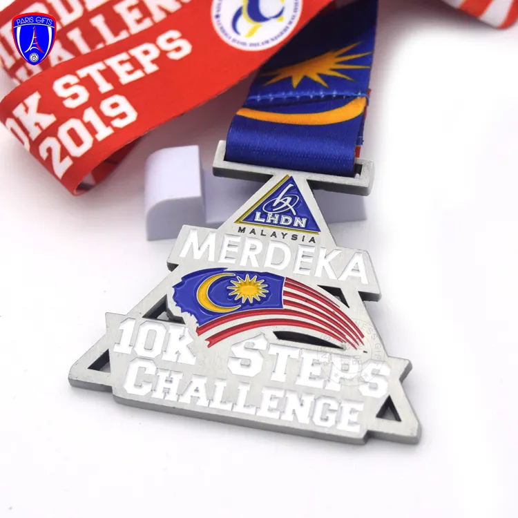 주문 메달 말레이시아 merdeka 10k 단계 포상 메달 피니셔는 열전달을 가진 빈 디자인 중요한 메달을 잘랐습니다