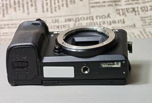 Appareil photo hybride Sony A6300 d'occasion, boîtier seul, 24,2 MP APS-C, vidéo 4K, bon état, prêt à être expédié - Product Image 6