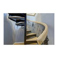 Escalier d'intérieur en colimaçon de luxe Design moderne en bois de chêne américain avec escalier incurvé en verre circulaire en acier inoxydable