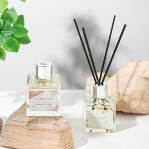 Boîte cadeau personnalisée en gros, flacon diffuseur d'huile parfumée de 50 ml, diffuseur de parfum haut de gamme, ensemble de diffuseur de roseau en bois de santal - Product Image 4