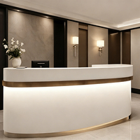 Bureau de réception moderne, durable, écologique, effet pierre de luxe, bureau de réception en pierre Corian