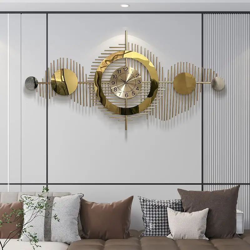 Jam dinding bentuk merak mewah ringan harga pabrik pabrikan 149*75cm jam dinding dekorasi rumah emas besar jam gantung untuk ruang tamu